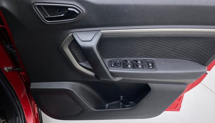 2021 Renault Kiger RXZ AMT 1.0 DUAL TONE, Petrol, Automatic, 17,360 km, Driver Side Door Panels Control