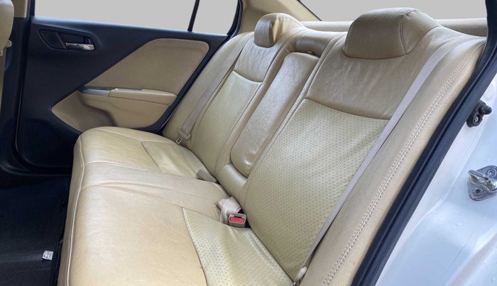 2015 Honda City V MT PETROL, Petrol, Manual, 87,953 km, Right Side Rear Door Cabin