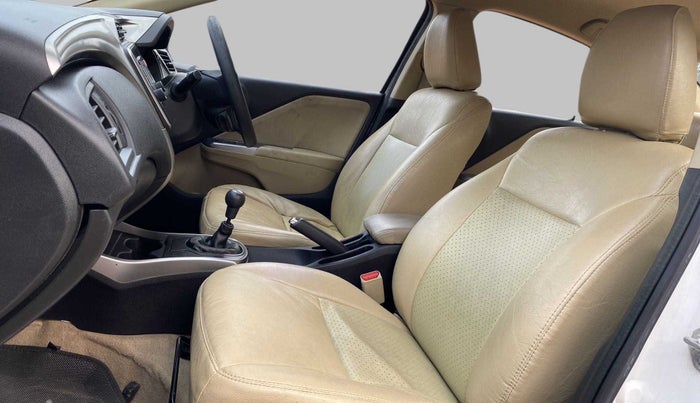 2015 Honda City V MT PETROL, Petrol, Manual, 87,953 km, Right Side Front Door Cabin