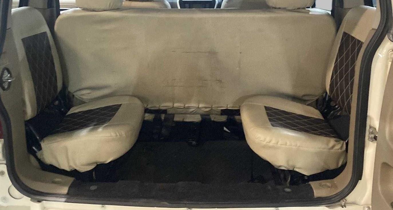 2016 Mahindra TUV300 T8 AT, Diesel, Automatic, 99,809 km, Third Seat Row ( optional )