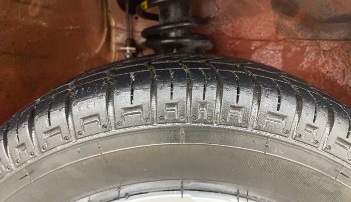 2015 Maruti Alto 800 VXI, Petrol, Manual, 21,110 km, Right Front Tyre Tread