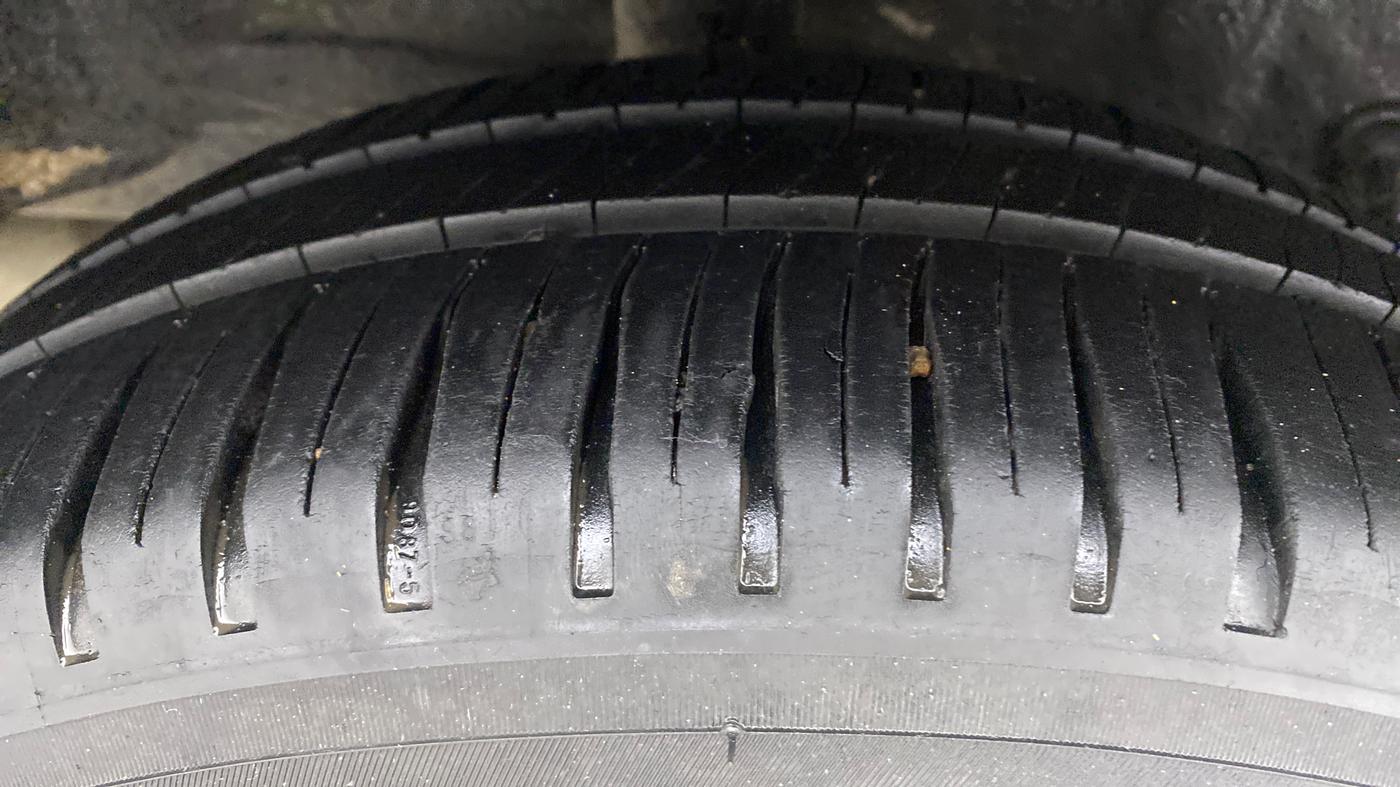 2011 Toyota Etios G, Petrol, Manual, 80,468 km, Right Rear Tyre Tread