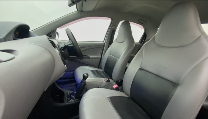 2011 Toyota Etios G, Petrol, Manual, 80,468 km, Right Side Front Door Cabin