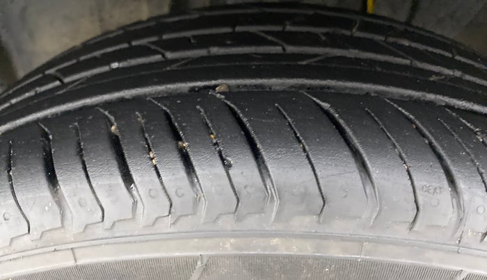 2021 Nissan MAGNITE XV EXECUTIVE, Petrol, Manual, 15,277 km, Left Front Tyre Tread