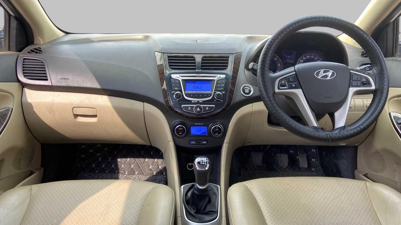 2011 Hyundai Verna FLUIDIC 1.6 CRDI SX OPT, Diesel, Manual, 54,251 km, Dashboard