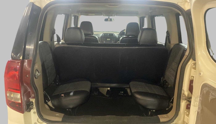 2018 Mahindra TUV300 T6+, Diesel, Manual, 80,913 km, Third Seat Row ( optional )