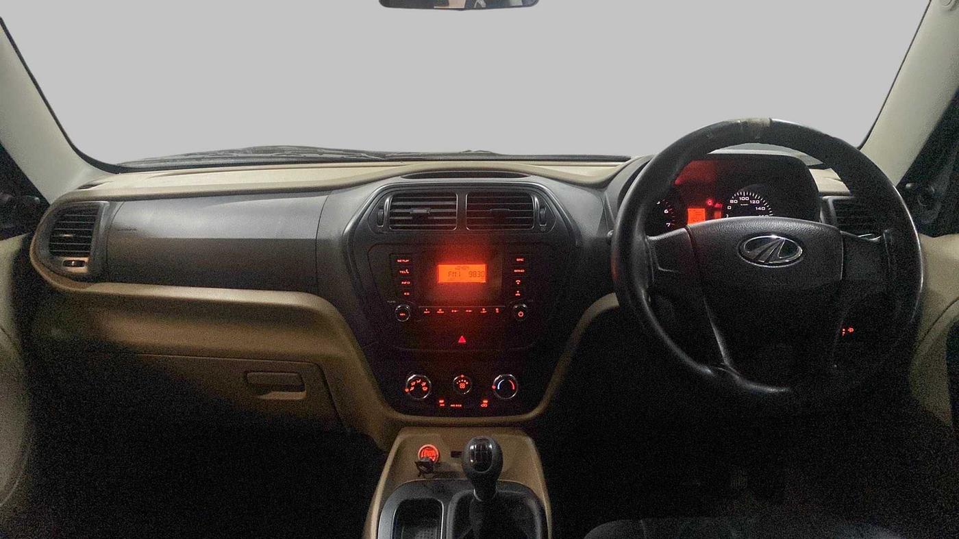 2018 Mahindra TUV300 T6+, Diesel, Manual, 80,913 km, Dashboard