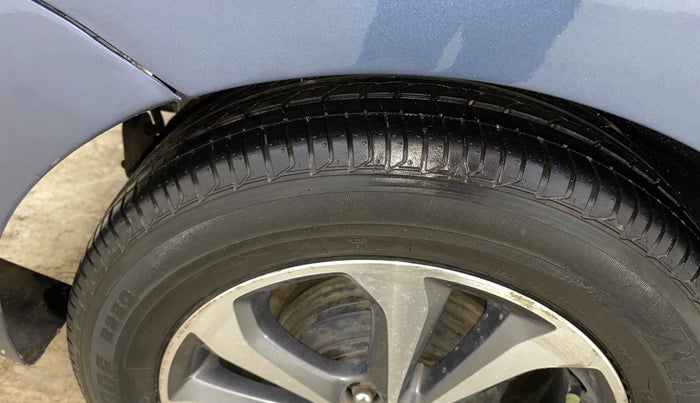 2015 Hyundai Xcent SX 1.2 (O), Petrol, Manual, 82,589 km, Right Rear Tyre Tread