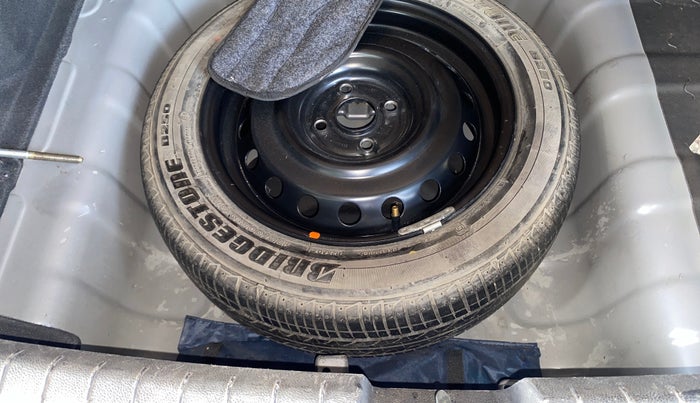 2015 Hyundai Xcent SX 1.2 (O), Petrol, Manual, 82,589 km, Spare Tyre