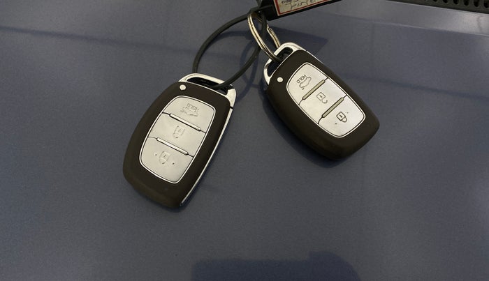 2015 Hyundai Xcent SX 1.2 (O), Petrol, Manual, 82,589 km, Key Close Up