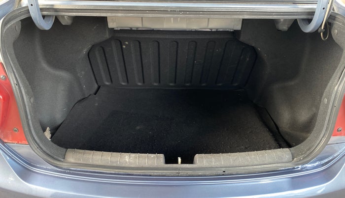 2015 Hyundai Xcent SX 1.2 (O), Petrol, Manual, 82,589 km, Boot Inside