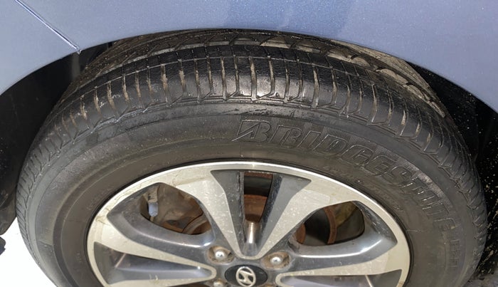 2015 Hyundai Xcent SX 1.2 (O), Petrol, Manual, 82,589 km, Left Front Tyre Tread