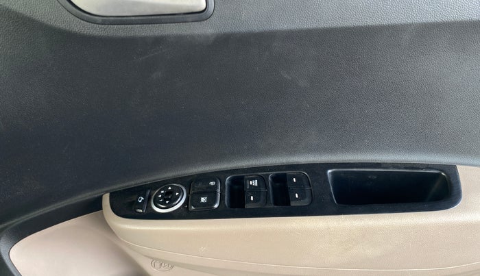 2015 Hyundai Xcent SX 1.2 (O), Petrol, Manual, 82,589 km, Driver Side Door Panels Control