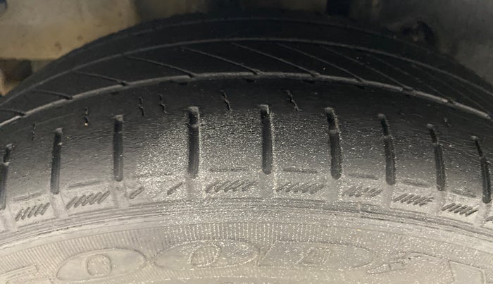 2017 Tata Tiago XT 1.2 REVOTRON, Petrol, Manual, 63,277 km, Right Rear Tyre Tread