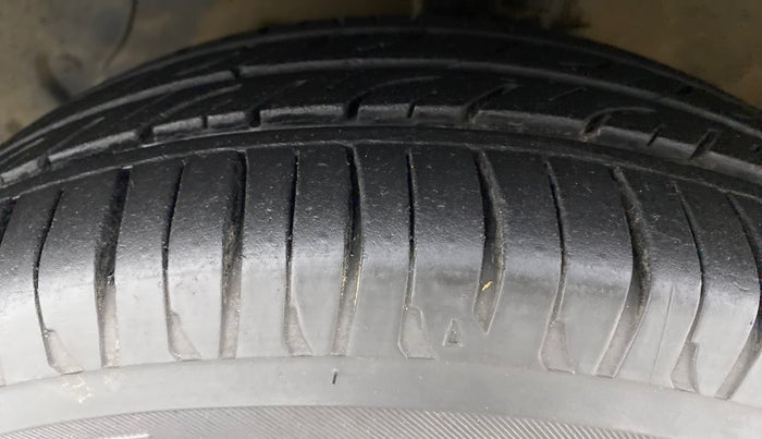 2018 Hyundai Grand i10 Sportz1.2 CRDI, Diesel, Manual, 54,190 km, Left Front Tyre Tread