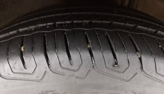 2017 Skoda Rapid Style 1.5 TDI AT, Diesel, Automatic, 61,107 km, Left Front Tyre Tread