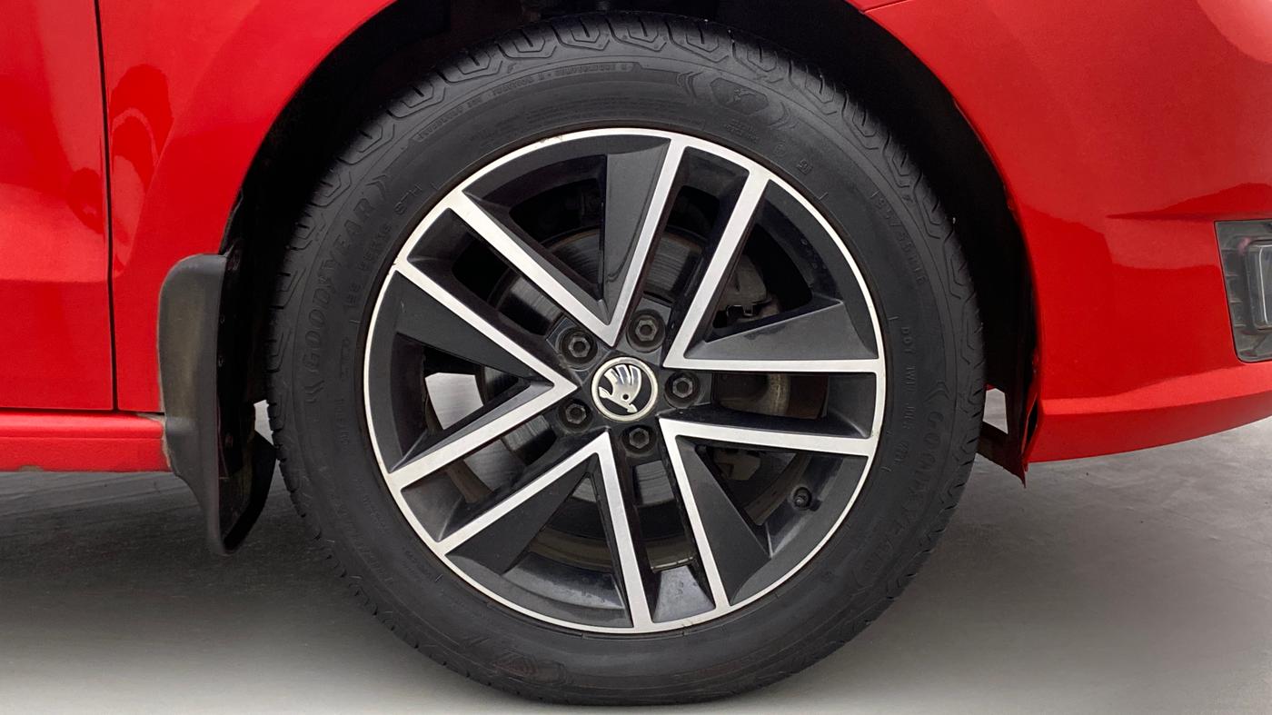 2017 Skoda Rapid Style 1.5 TDI AT, Diesel, Automatic, 61,107 km, Right Front Wheel