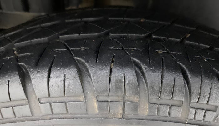 2017 Maruti Swift VXI OPT, Petrol, Manual, 40,076 km, Right Rear Tyre Tread