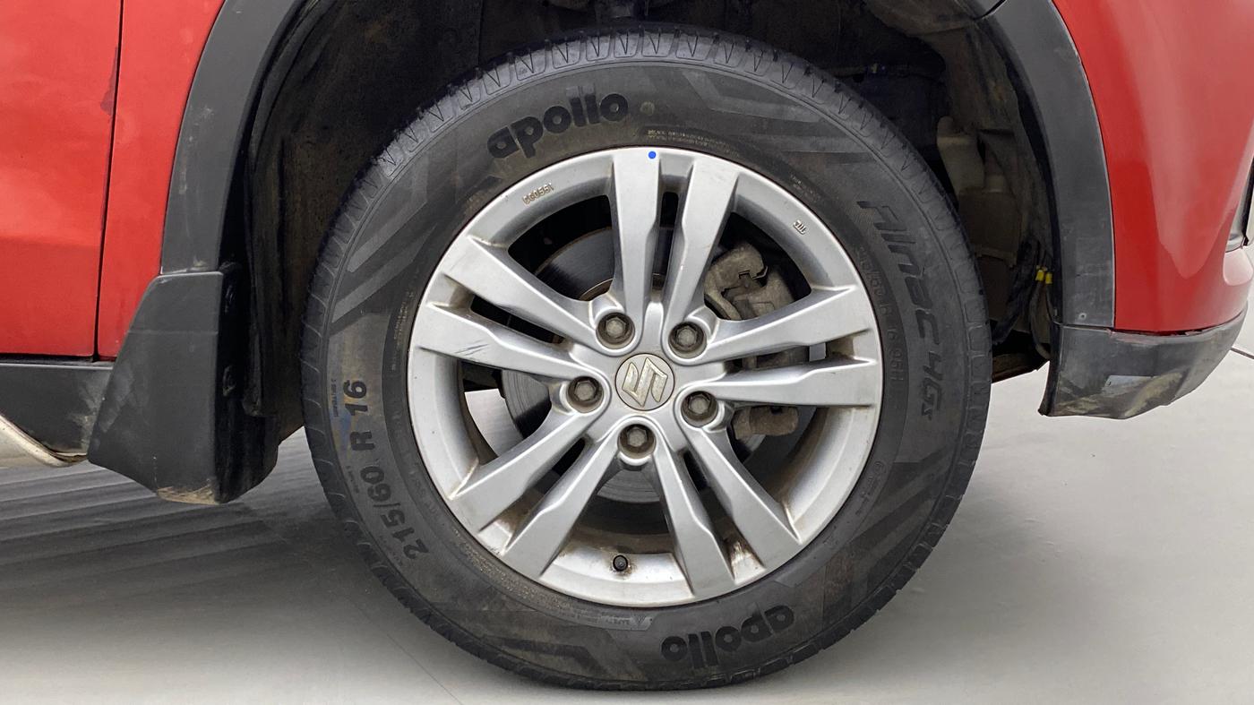 2018 Maruti Vitara Brezza ZDI, Diesel, Manual, 82,563 km, Right Front Wheel