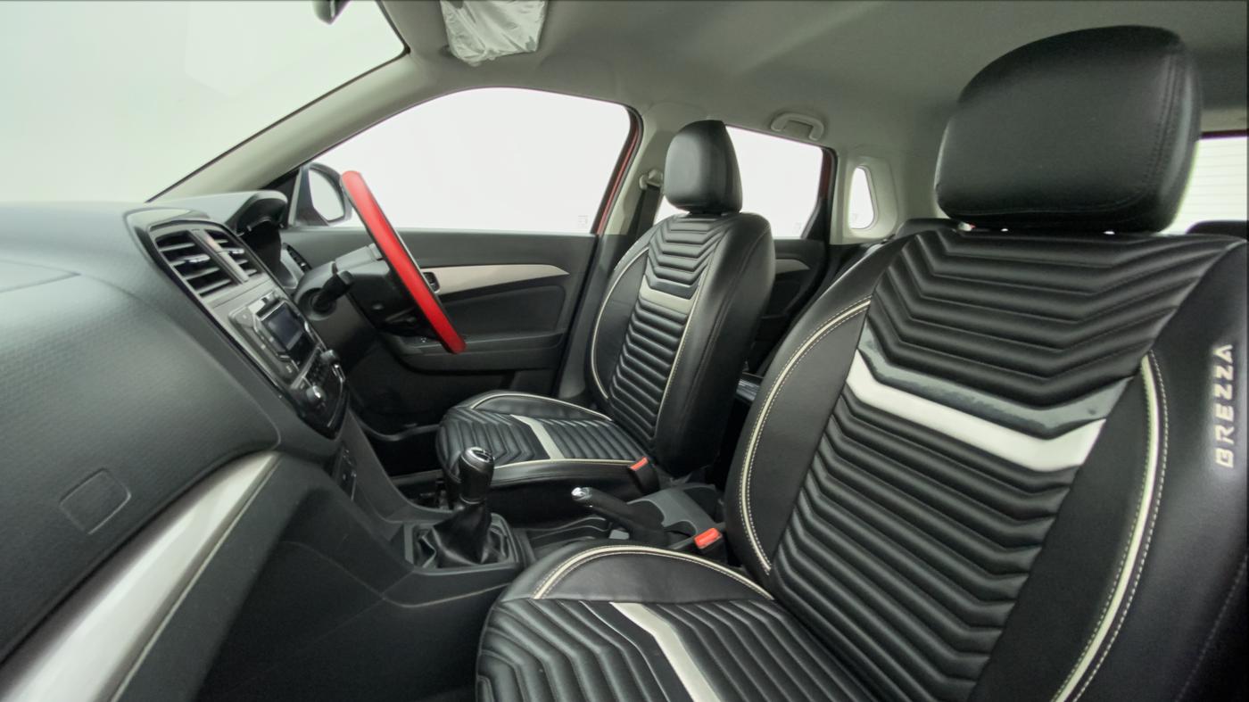 2018 Maruti Vitara Brezza ZDI, Diesel, Manual, 82,563 km, Right Side Front Door Cabin