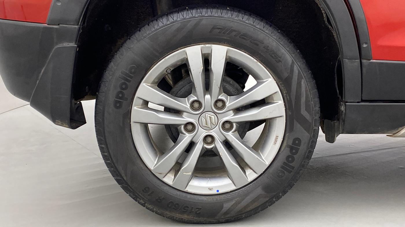 2018 Maruti Vitara Brezza ZDI, Diesel, Manual, 82,563 km, Right Rear Wheel