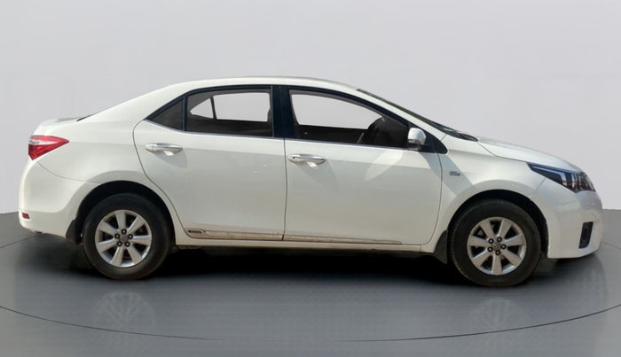 2014 Toyota Corolla Altis G, Petrol, Manual, 68,409 km, Right Side View