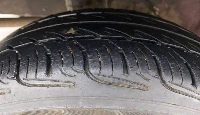 2015 Datsun Go Plus T, Petrol, Manual, 73,717 km, Right Rear Tyre Tread