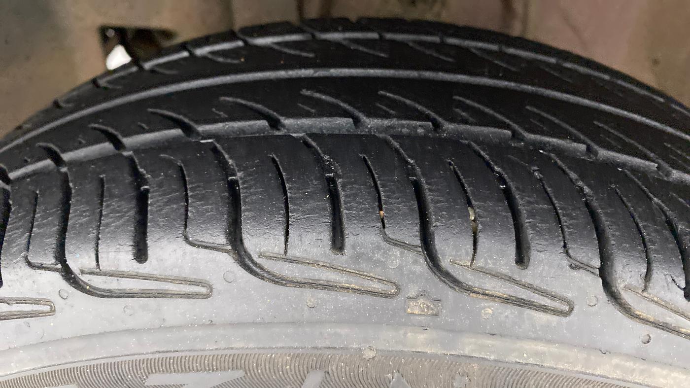 2015 Datsun Go Plus T, Petrol, Manual, 73,717 km, Left Front Tyre Tread
