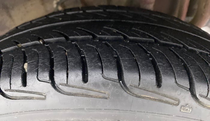 2015 Datsun Go Plus T, Petrol, Manual, 73,717 km, Left Rear Tyre Tread