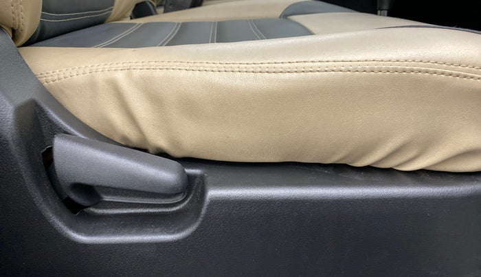 2018 Maruti Wagon R 1.0 VXI AMT, Petrol, Automatic, 84,827 km, Driver Side Adjustment Panel