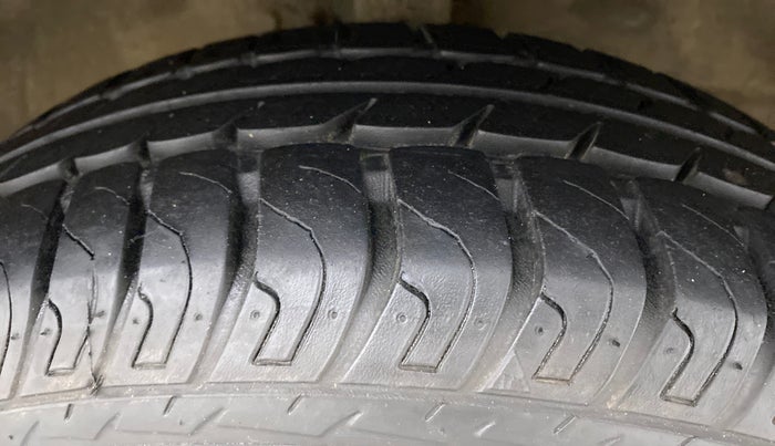 2018 Maruti Wagon R 1.0 VXI AMT, Petrol, Automatic, 84,827 km, Right Front Tyre Tread