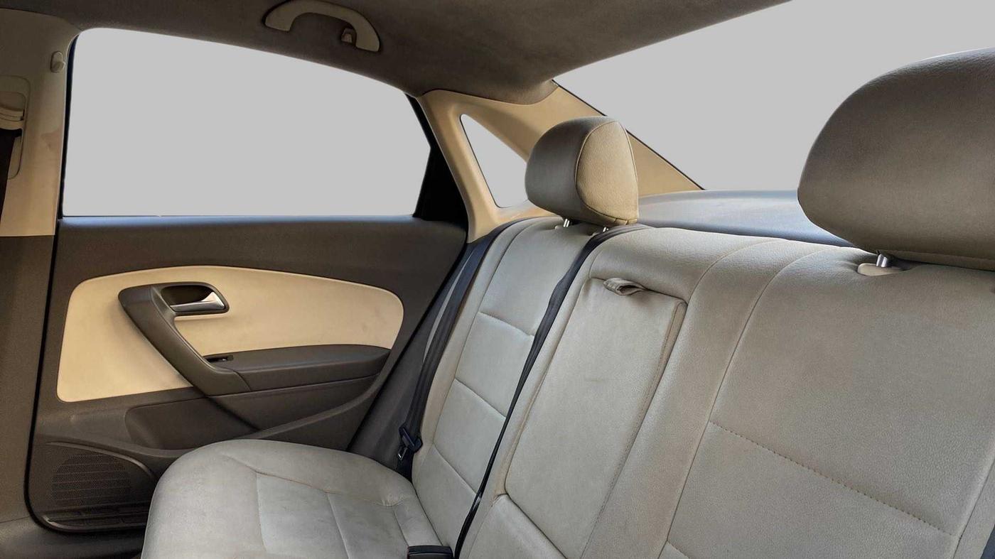 2013 Volkswagen Vento COMFORTLINE MT PETROL, Petrol, Manual, 80,936 km, Right Side Rear Door Cabin
