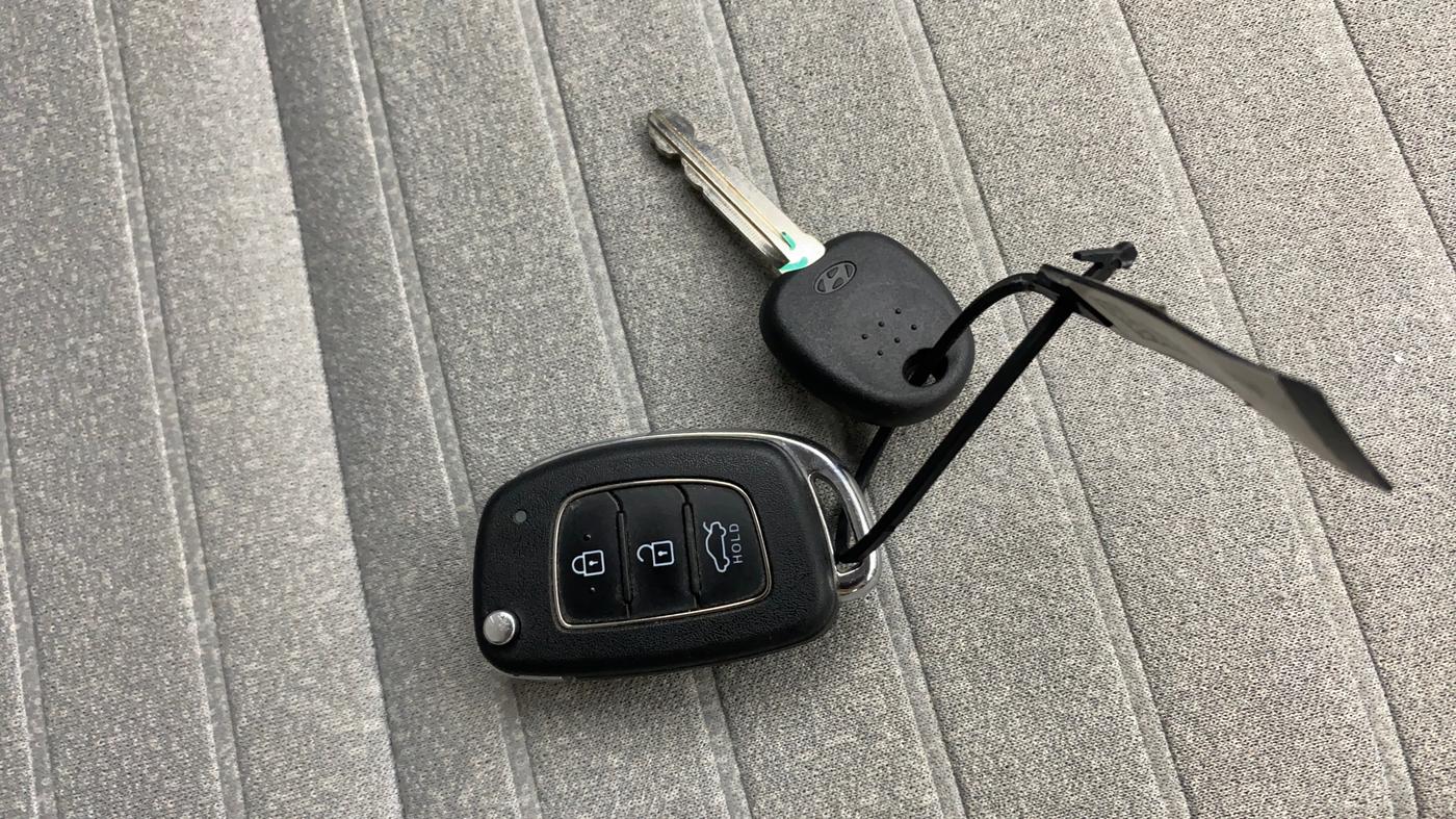 2023 Hyundai GRAND I10 NIOS SPORTZ AMT 1.2 KAPPA VTVT, Petrol, Automatic, 53,982 km, Key Close Up