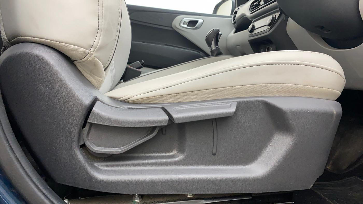 2023 Hyundai GRAND I10 NIOS SPORTZ AMT 1.2 KAPPA VTVT, Petrol, Automatic, 53,982 km, Driver Side Adjustment Panel