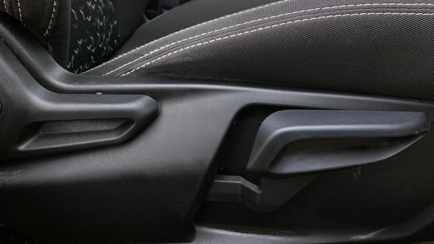 2020 Tata Tiago XZ+ 1.2 Revotron, Petrol, Manual, 14,571 km, Driver Side Adjustment Panel