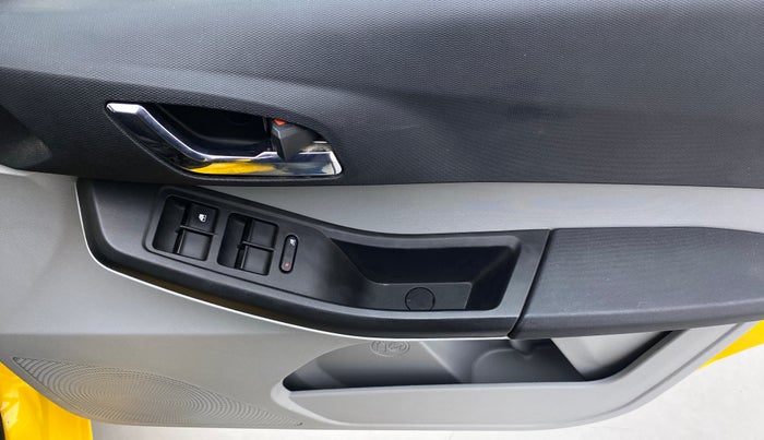 2020 Tata Tiago XZ+ 1.2 Revotron, Petrol, Manual, 14,571 km, Driver Side Door Panels Control