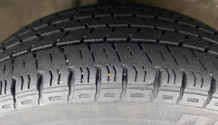 2010 Maruti Alto K10 VXI P, Petrol, Manual, 77,800 km, Right Front Tyre Tread