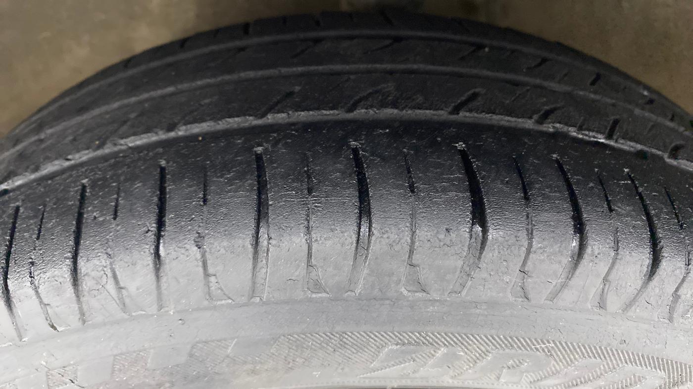 2010 Maruti Alto K10 VXI P, Petrol, Manual, 77,800 km, Left Front Tyre Tread