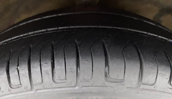 2012 Hyundai Santro Xing GL PLUS, Petrol, Manual, 87,582 km, Right Front Tyre Tread