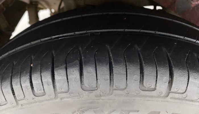 2012 Hyundai Santro Xing GL PLUS, Petrol, Manual, 87,582 km, Right Rear Tyre Tread