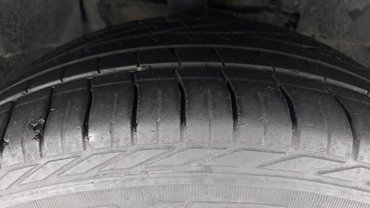 2020 Tata NEXON XZ+ OPT, Diesel, Manual, 17,513 km, Right Front Tyre Tread