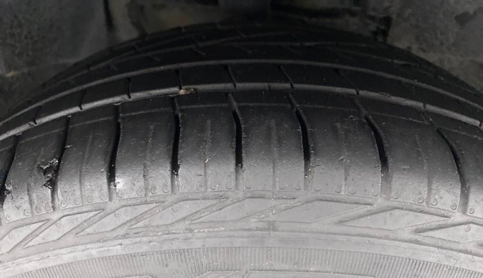 2020 Tata NEXON XZ+ OPT, Diesel, Manual, 17,513 km, Right Front Tyre Tread
