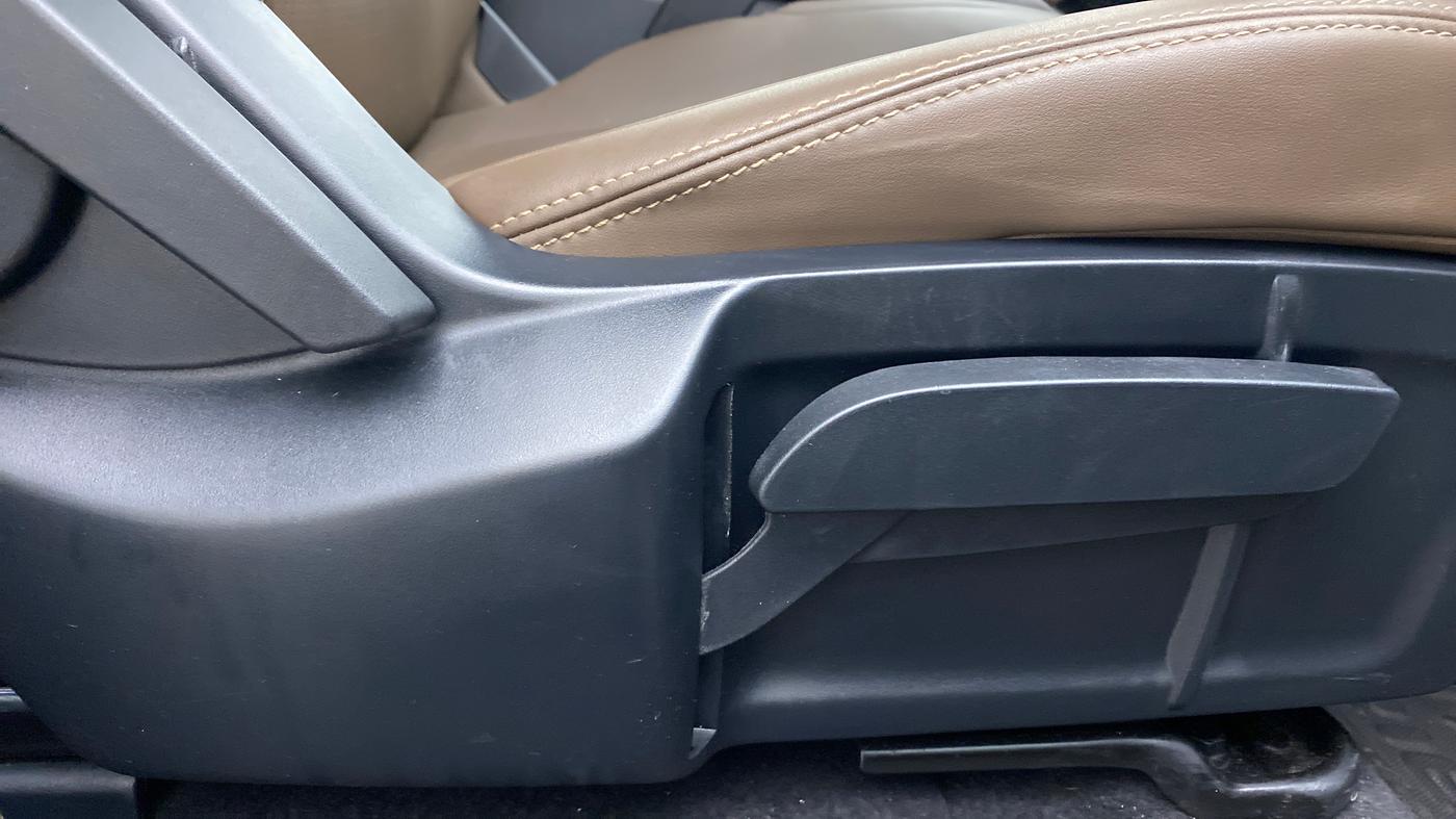 2019 Tata Harrier XZ 2.0L Kryotec, Diesel, Manual, 31,933 km, Driver Side Adjustment Panel