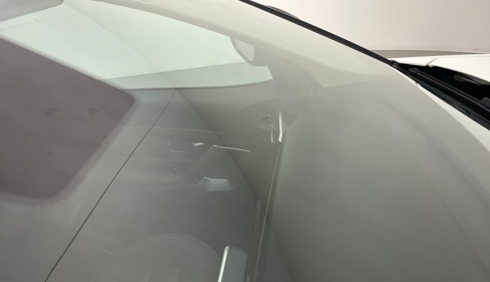 2019 Tata Harrier XZ 2.0L Kryotec, Diesel, Manual, 31,933 km, Front windshield - Minor spot on windshield