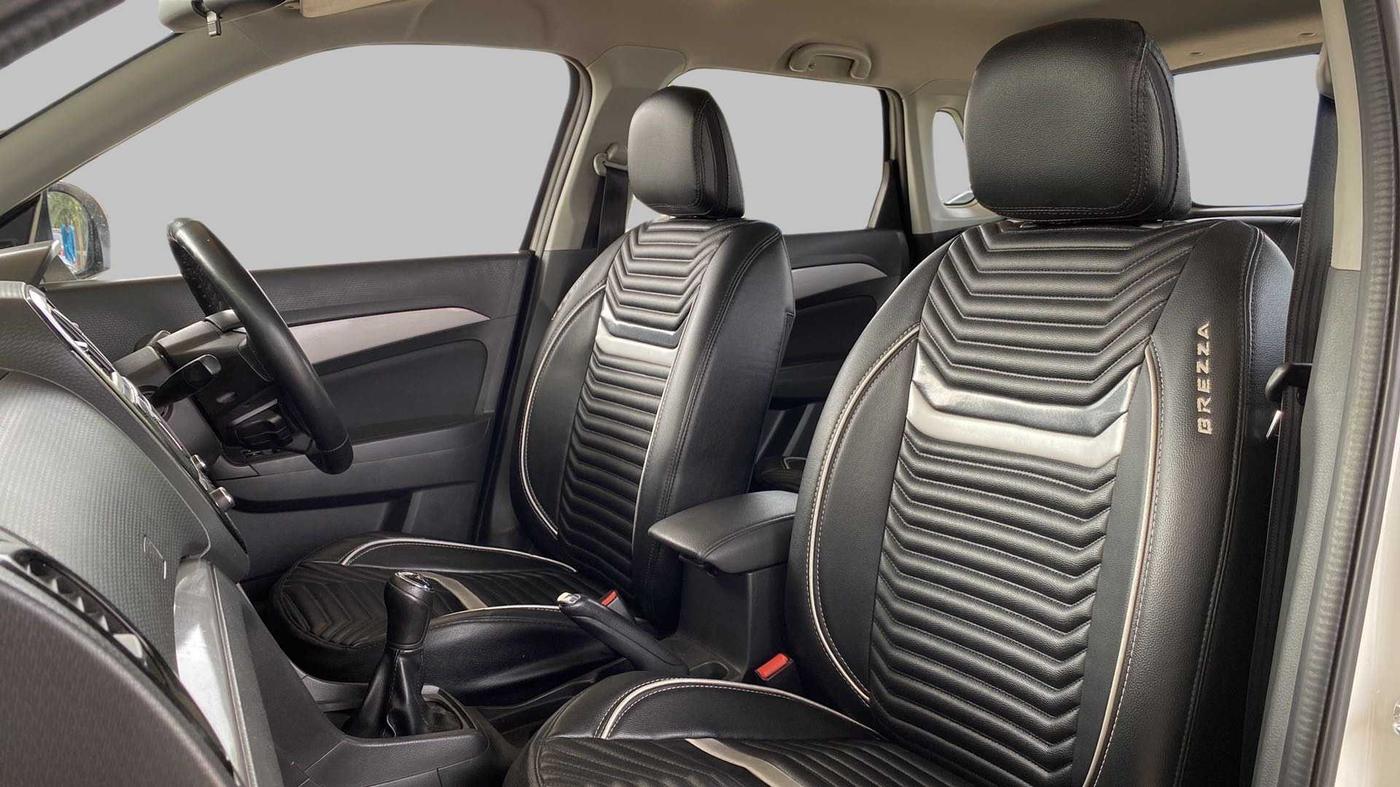 2017 Maruti Vitara Brezza ZDI, Diesel, Manual, 47,634 km, Right Side Front Door Cabin