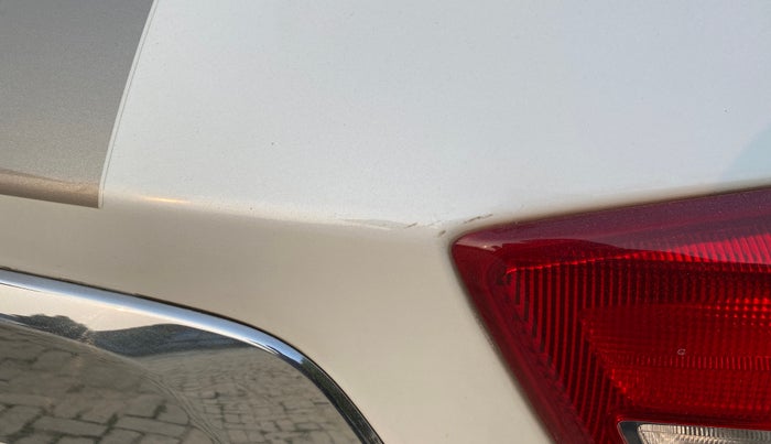 2017 Maruti Vitara Brezza ZDI, Diesel, Manual, 47,634 km, Dicky (Boot door) - Minor scratches