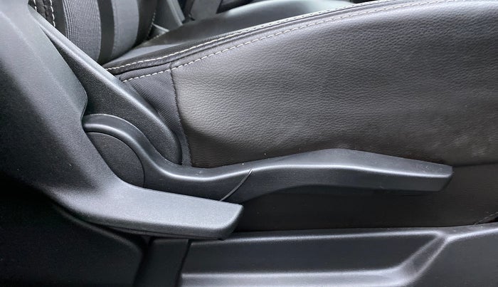 2019 Maruti XL6 ZETA SHVS, Petrol, Manual, 18,248 km, Driver Side Adjustment Panel