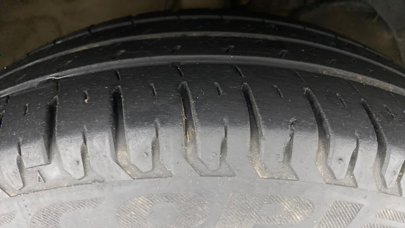 2019 Maruti XL6 ZETA SHVS, Petrol, Manual, 18,248 km, Right Front Tyre Tread