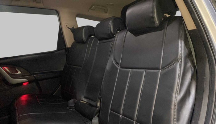 2013 Mahindra XUV500 W6 4X2, Diesel, Manual, 93,539 km, Right Side Rear Door Cabin