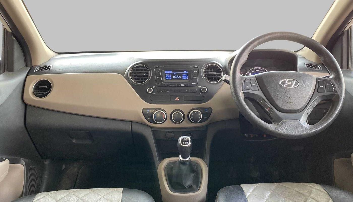 2016 Hyundai Grand i10 SPORTZ 1.2 KAPPA VTVT, Petrol, Manual, 45,327 km, Dashboard